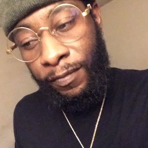 Meet your Posher, Dominic